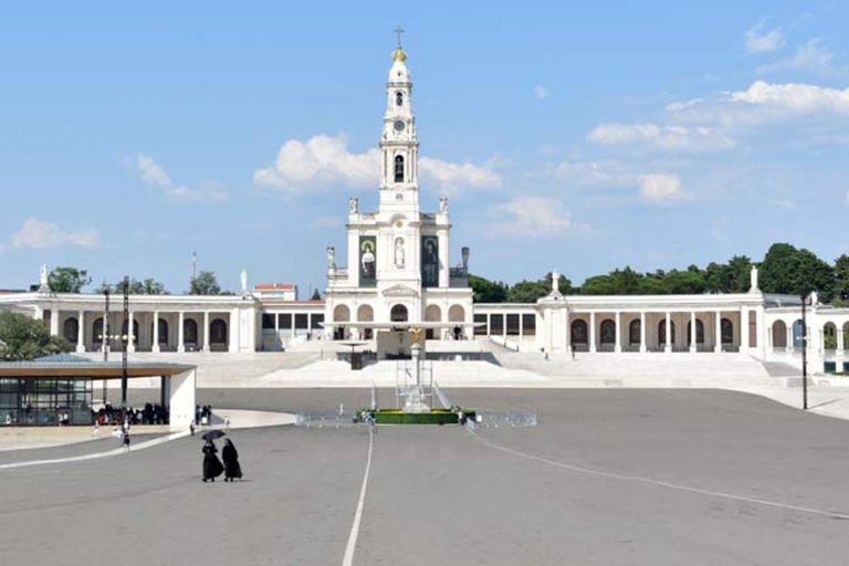 Lisbon: Private Chauffeur Tour with Custom Itinerary