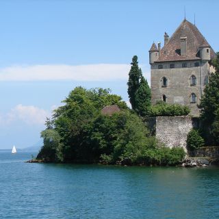 From Geneva: Yvoire Castle & Lake Geneva Cruise