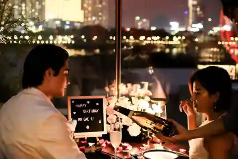 Honeymoon Dinner & Omakase Dessert On Saigon River Cruise