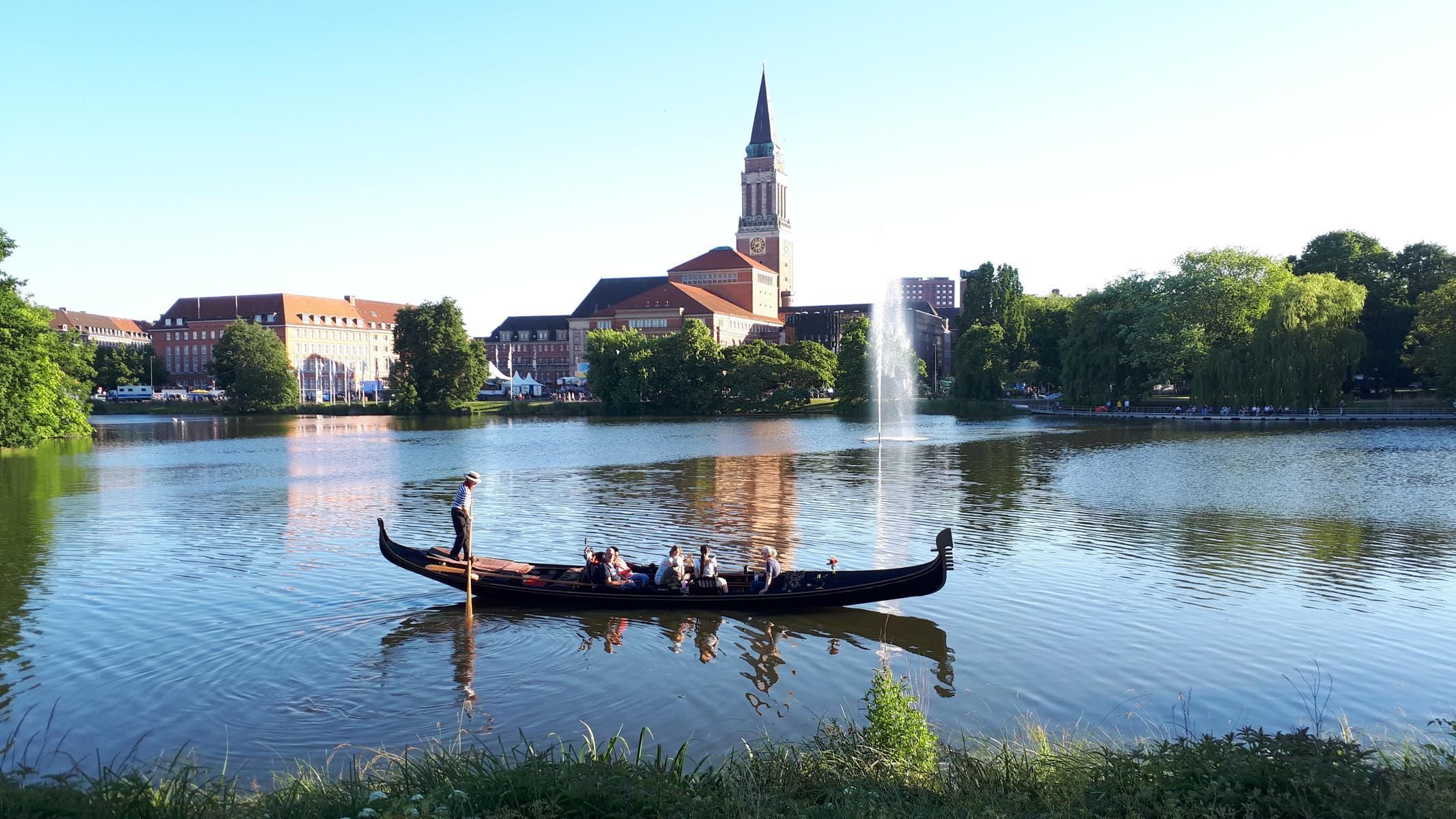 Minikreuzfahrt zur Kieler Woche in einer echten Venezianischen Gondel