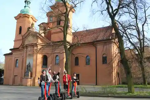 Экскурсия по Праге на сегвеях с посещением старейших монастырей и бесплатным такси