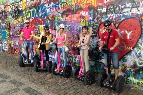 Praga: Segway de 4 horas e passeio de scooter com almoço e bebidas