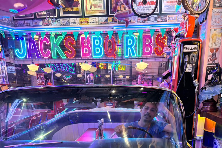 Manila night cruise, night life, foodie tour and 3d theather Solo traveller