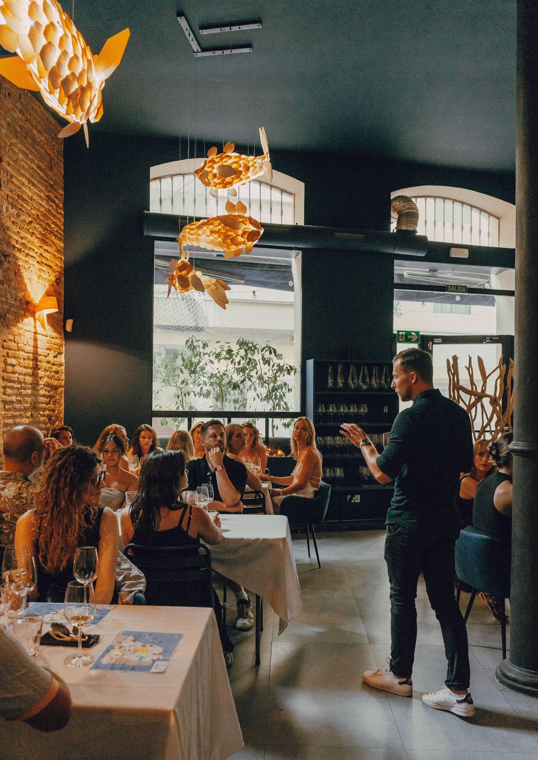 Weinverkostung mit einem professionellen Sommelier im Zentrum von Valencia