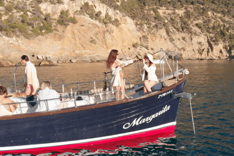 Andratx: Private boat ride along the Andratx coastline Private boat ride 2h