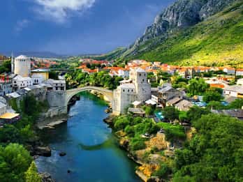 Da Spalato o Trogir: Tour di gruppo di Mostar e delle cascate di Kravica