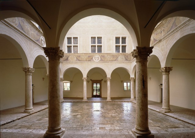 Visit Pienza: Palazzo Piccolomini & Palazzo Borgia Entrance Ticket in Val d'Orcia