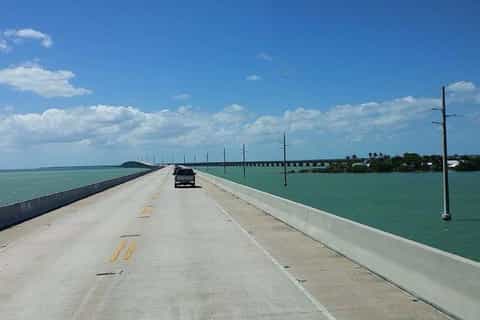 Miami & Key West: One-Way Transfer by Motor Coach Bus