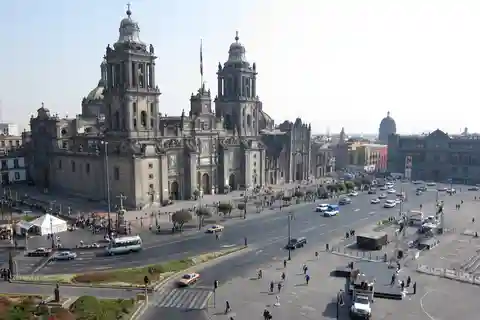 Private City Tour with Teotihuacán & Basilica