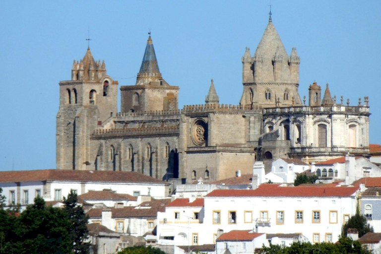 Lizbona: całodniowy Évora, Arraiolos i Almendres CromlechOd Lizbony: całodniowy Évora, Arraiolos i Almendres Cromlech