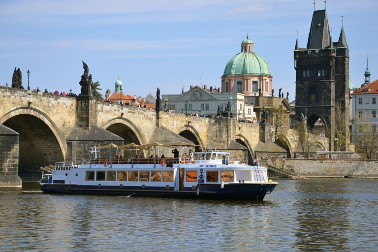 Praag: lunchboottocht van 2 uur over rivier de Moldau