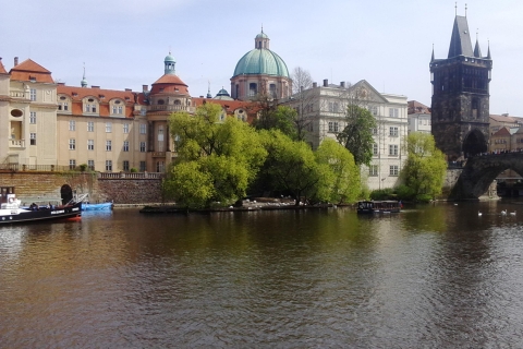Praga: 2-godzinny rejs obiadowy po Wełtawie