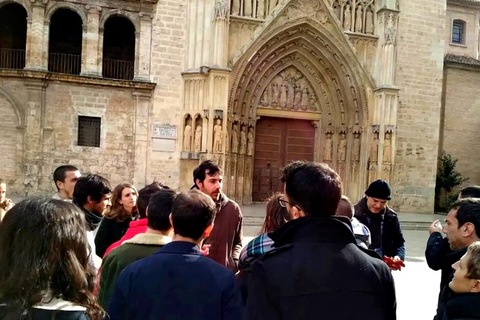 Valencia Old Town: Guided Tour in German with an Official Guide (Small Group) Valencia Old Town: Small Group City Tour in German