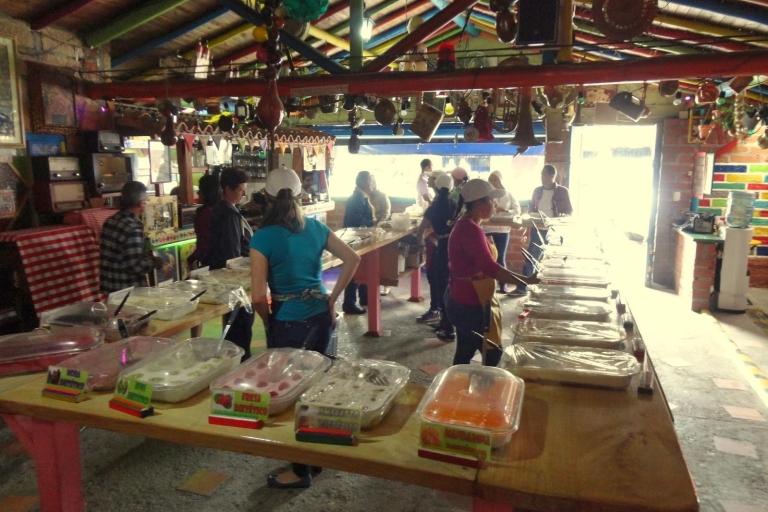 Z Medellín: prywatna wycieczka El Retiro z degustacją potraw