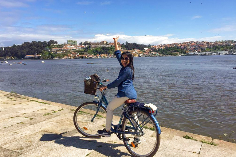 Porto: City Bike Rental Full-Day Bike Rental