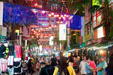 Kuala Lumpur: 4-Hour Authentic Local Markets & Event Tour