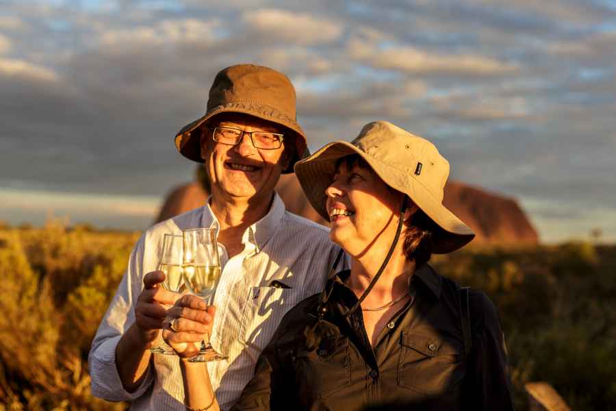 Ab Alice Springs: Tagestour zum Uluru mit Abendessen vom Grill