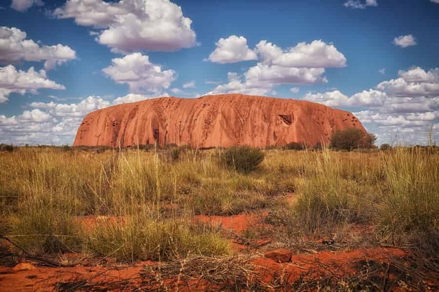 Von Alice Springs aus: Tagestour zum Uluru mit BBQ-Dinner. Foto: GetYourGuide