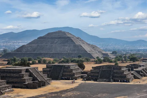 CDMX: enjoy the pyramids of Teotihuacan and the Basilica of Guadalupe