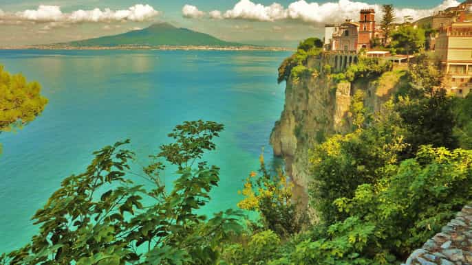ab neapel tagestour nach sorrent positano und amalfi