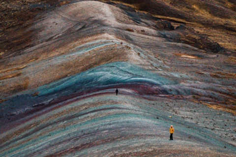 Cusco: Palcoyo Mountain Day Trip with Breakfast and Lunch