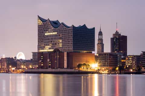 Outer Elbphilharmonie Tour: Public Tour in German