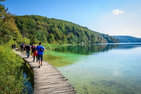 From Zagreb: Transfer to Split & Plitvice Lakes Guided Tour Zagreb to Split Group Transfer & Plitvice Lakes Trip