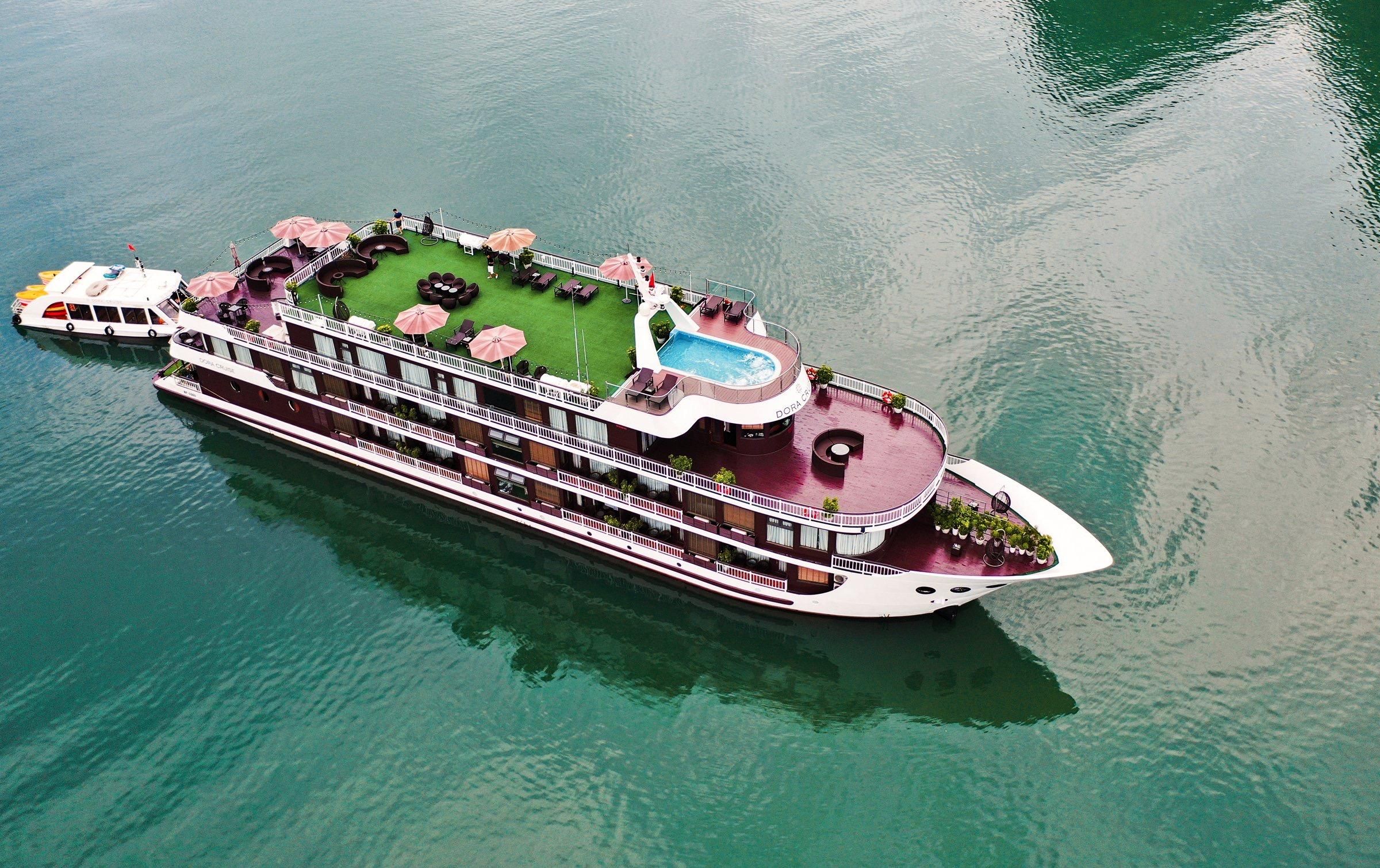 2/3-tägige LanHaBay Dora 5* Kreuzfahrt mit Kajak, Schwimmen & Kochkurs