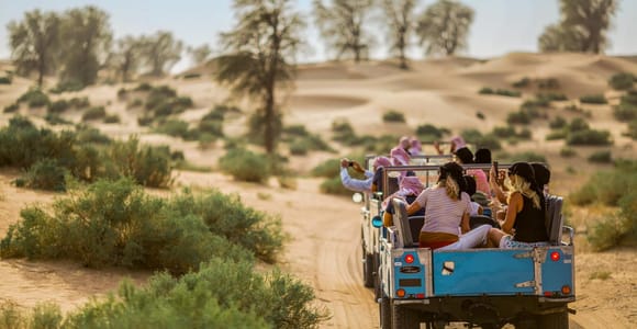 Dubai: Heritage Safari in Vintage Land Rover with Dinner