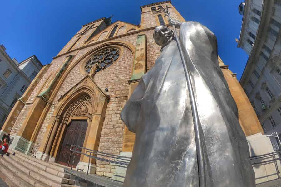 Sarajevo Grand Tour: 5 Stunden Altstadt, Kriegstunnel, Olympische Spiele. Foto: GetYourGuide Sarajevo Grand Tour: 5 Stunden Altstadt, Kriegstunnel, Olympische Spiele. Foto: GetYourGuide