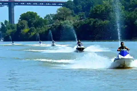 Bordeaux: Rehberli Jet Ski Turu 1 saat