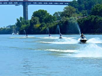 Bordeaux: Guided Jet Ski Tour