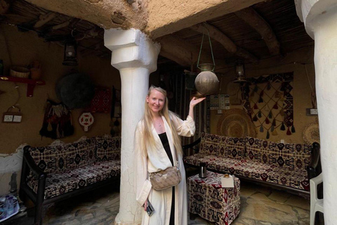 Riyadh: Edge of the World Tour with Snacks and Coffee