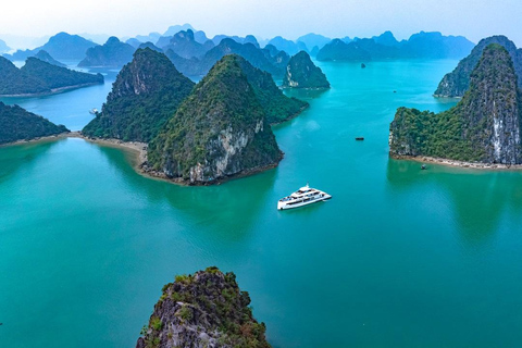 Hanoi: Luxury Ha Long Cruise by Super Yacht with Transfer