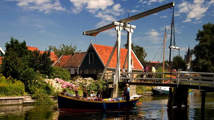 volendam and marken by bike fullday tour