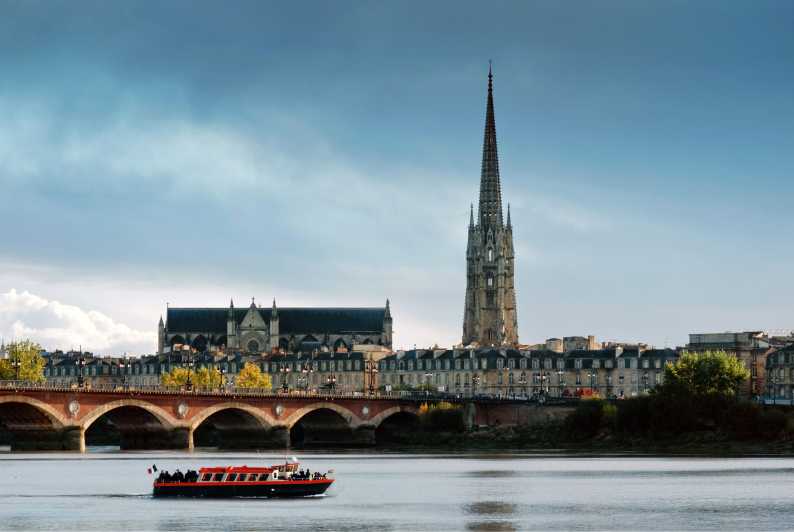Bordeaux : Croisière fluviale commentée et canelés