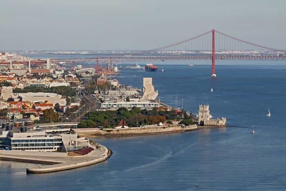 10-Minuten-Flug und Bootsfahrt auf dem Tejo