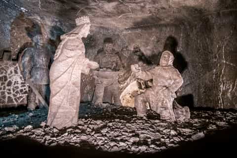Krakow: Wieliczka Salt Mine Guided Tour