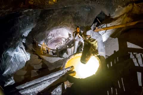 Krakow: Wieliczka Salt Mine Guided Tour