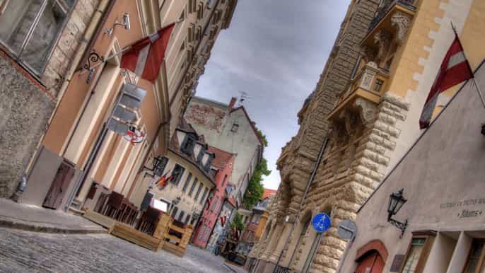 riga old town private walking tour