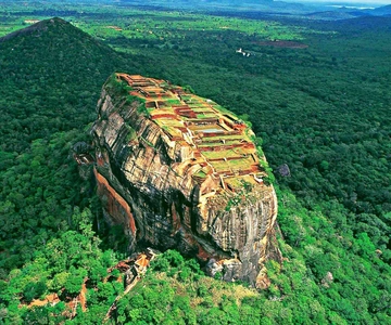 Kandy: Sigiriya Fortress & Cave Temple Full Day Private Tour
