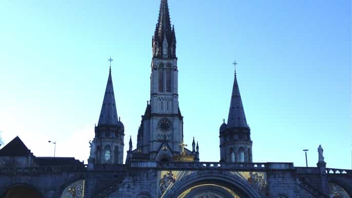 from toulouse lourdes private walking tour