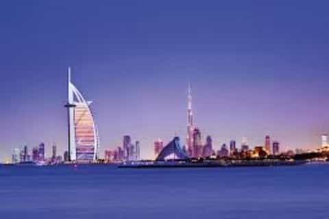 Dubai: Private Car with Driver for Sightseeing or Business