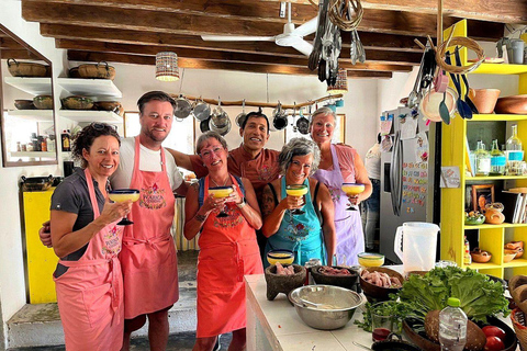 Huatulco: Oaxacan Cooking Class with Market Tour & Meal