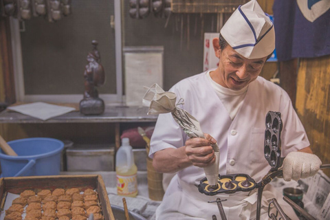 Tokyo: Tour dei segreti dello shopping giapponese e delle degustazioni gastronomicheTour di gruppo