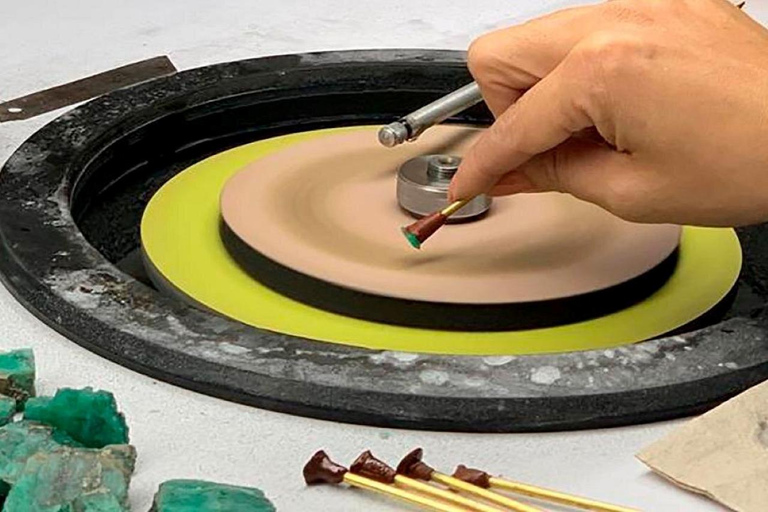 Cartagena: Emerald Polishing Workshop and Museum Tour