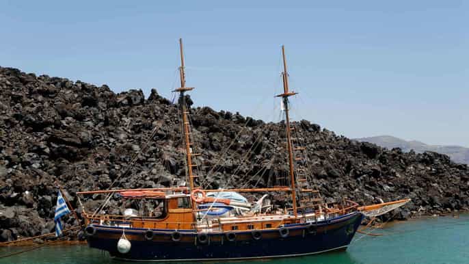 caldeira de santorin dînercroisière au coucher du soleil
