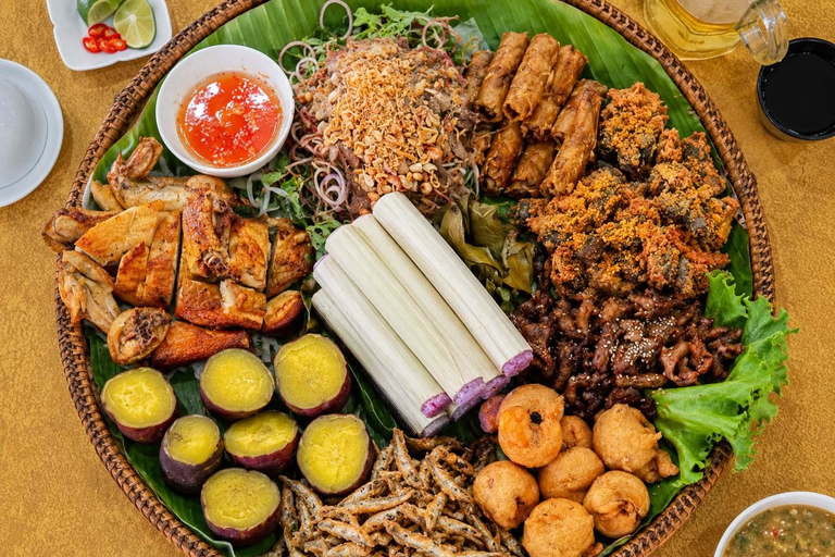 Da Nang: Dong Giang Heaven Gate Tour with Lunch