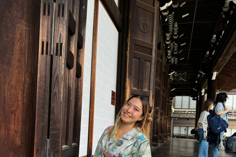 Osaka: Nightlife Tour with a Local