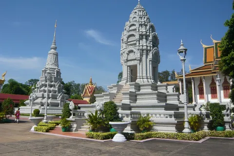 City tour em Phnom Penh + passeio de barco no rio Mekong